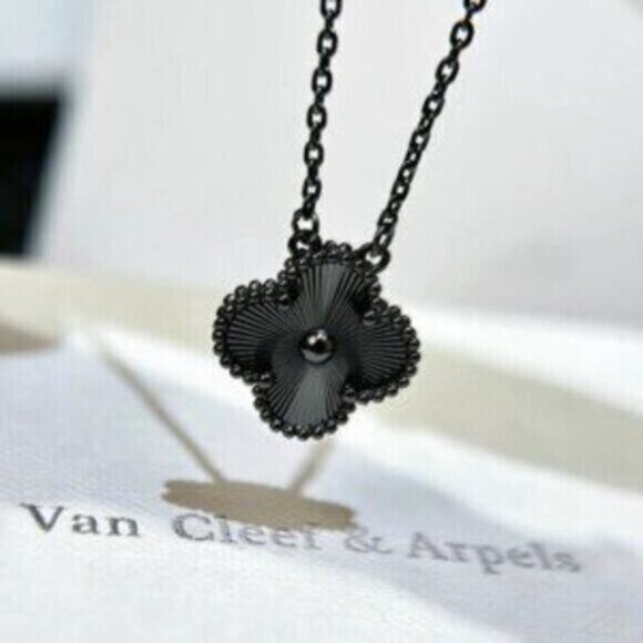 Authentic Van Cleef & Arpels Black Warrior Laser Necklace - Picture 2 of 8